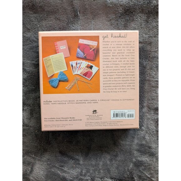 Melissa Leapman Cozy Crochet Kit - Instructions and Tools for 25 Projects - Picture 2 of 6